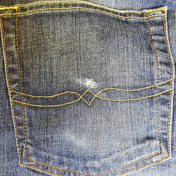 Lucky Brand Classic Fit Jeans - Picture 6 of 7